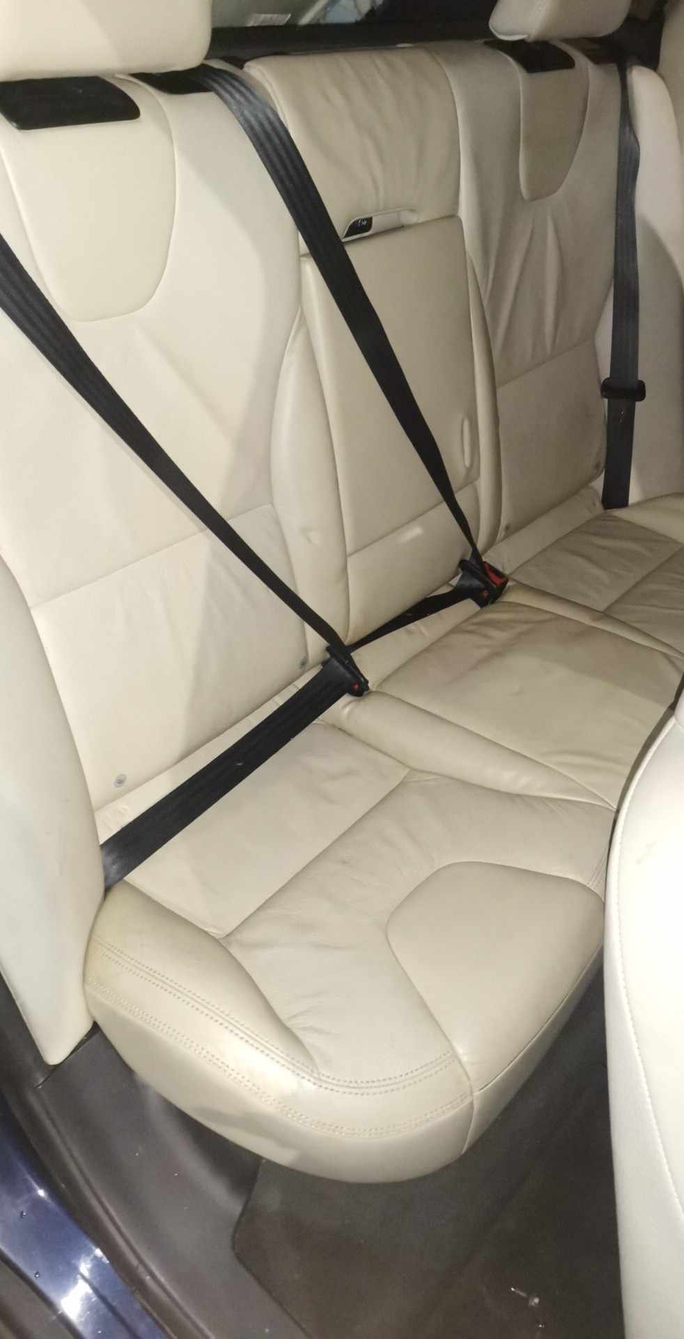 Auto salonas.( Visos sėdynės)