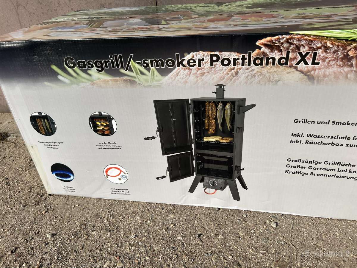 Nedidelis grilis - rūkykla. Naujas supakuotas.