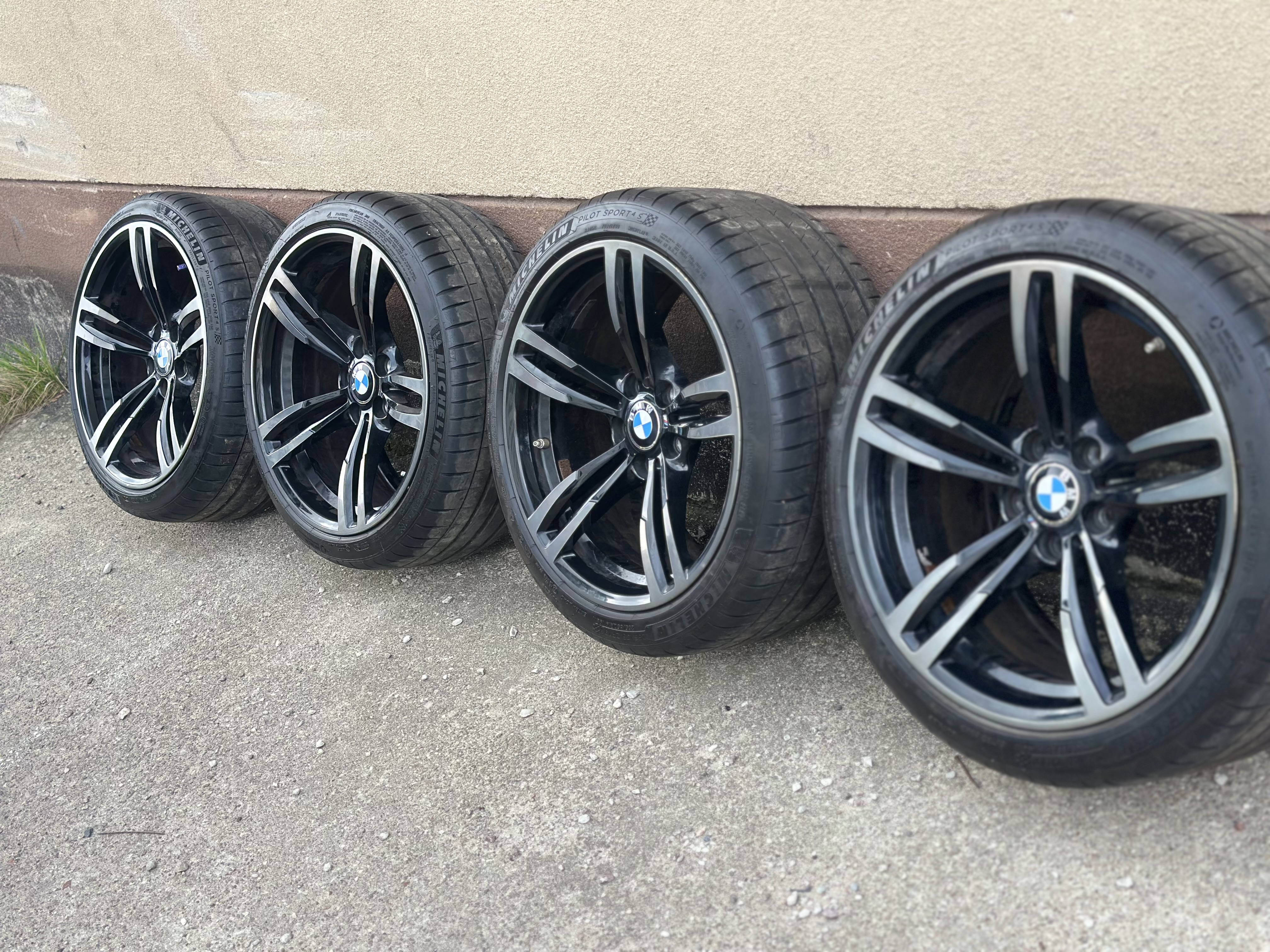 r19 ratlankių komplektas Plunge - Vilnius