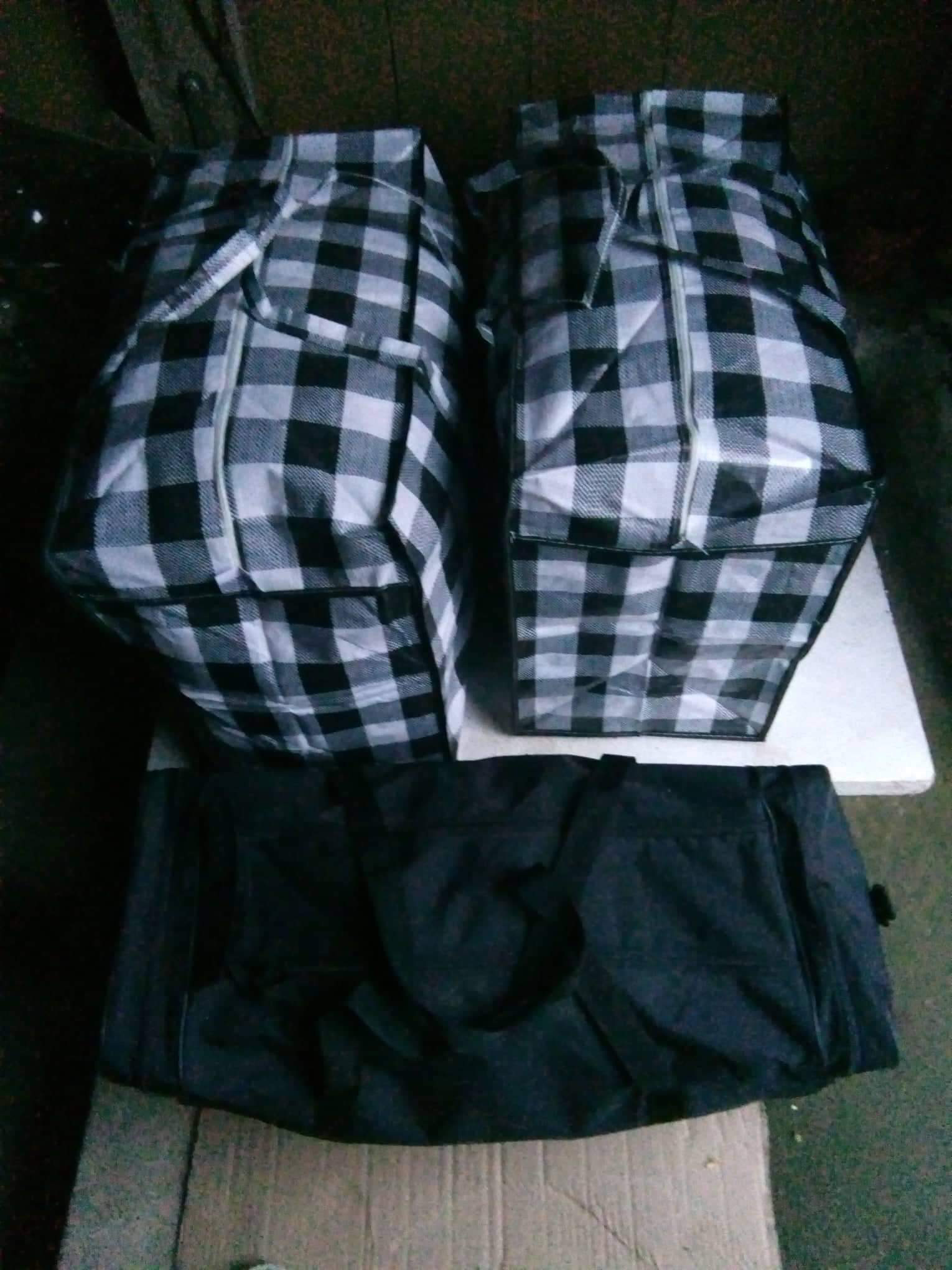 3 “truginės” tašės ( greitai negendantis maistas , drabužiai )