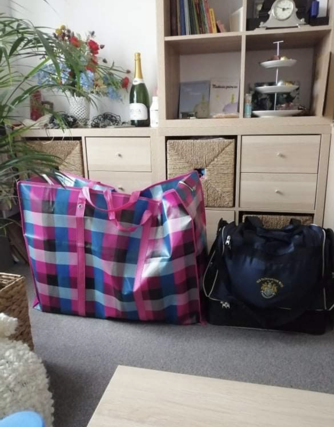 Turginė tašė Londonas-Vilnius